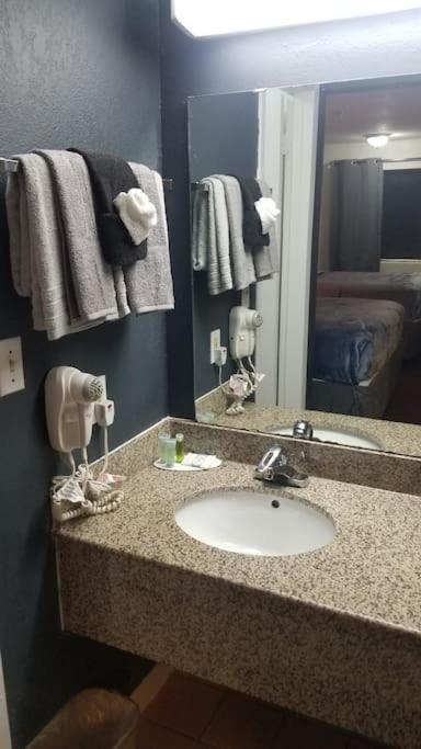 Hotel 2 Queen Beds Hotel Room 126 Wi-Fi Booking Stillwater Esterno foto